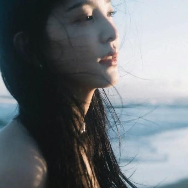 沼泽深处的女孩